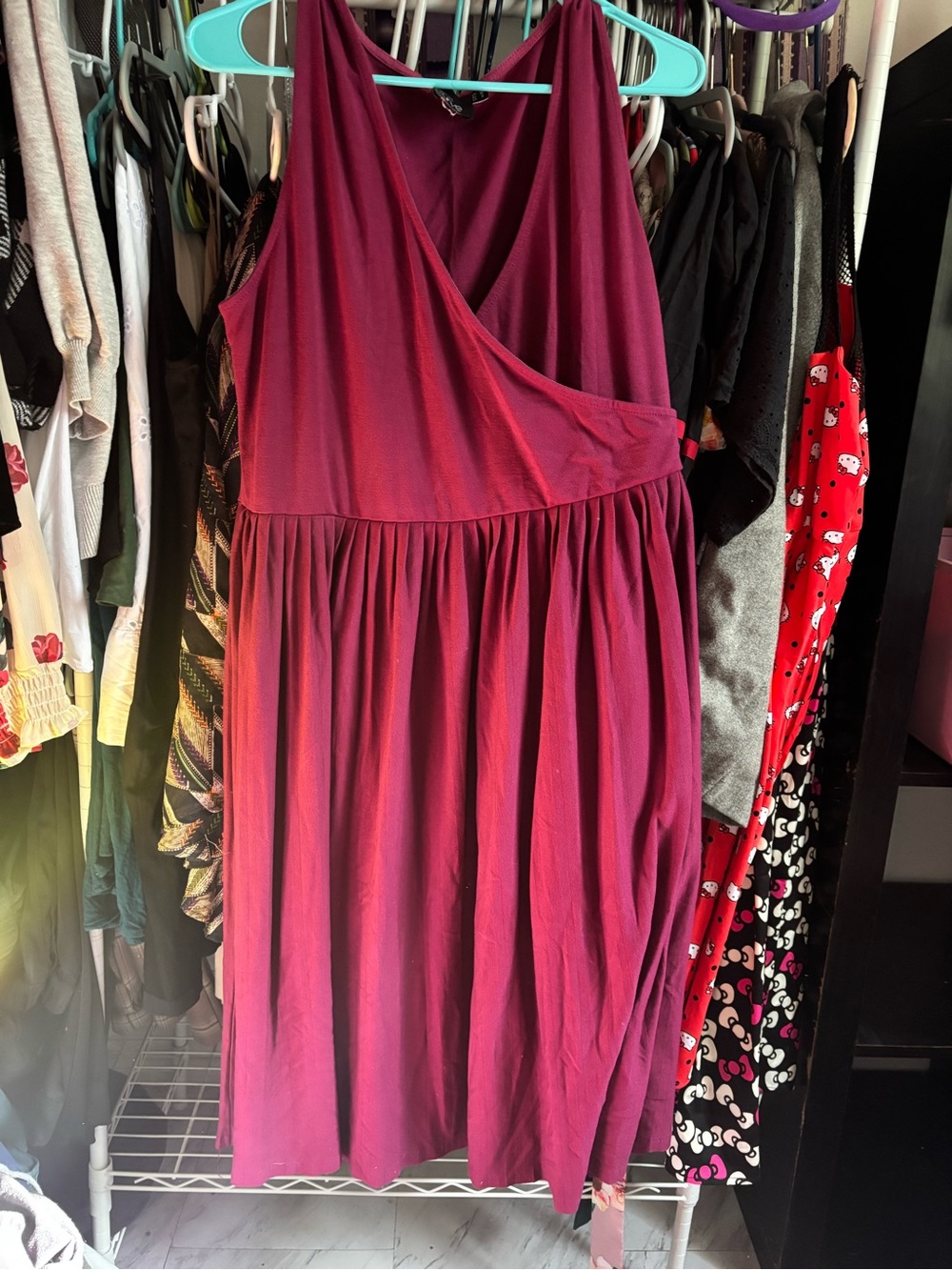 Sleeveless V-Neck Burgundy Women's Dress